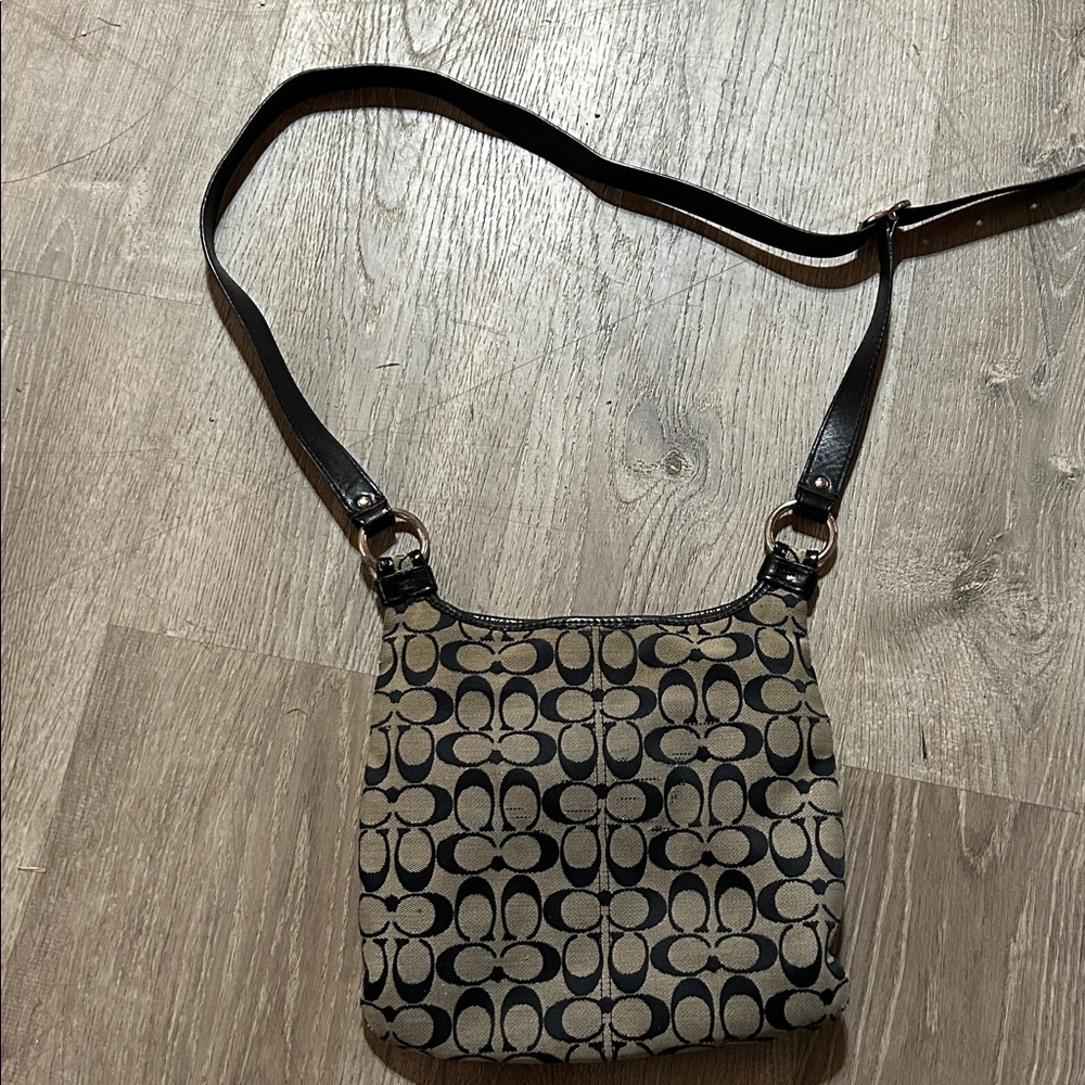 Coach Black and Tan Shoulder Bag Peyton Pocket Signature Tote - Picture 5 of 7
